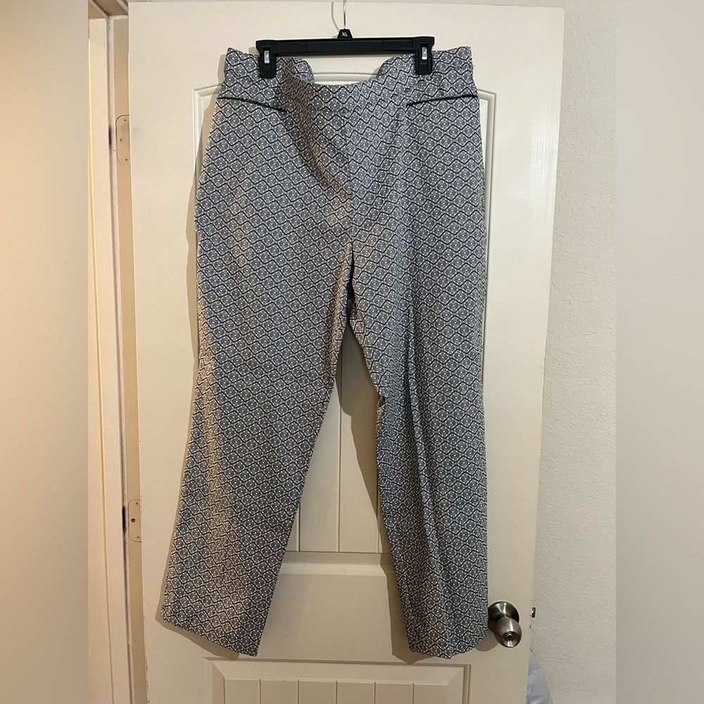 89th & Madison Black & White Patterned Women’s Pants